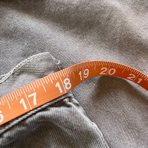 Calvin Klein Men’s Jeans 36x30 Easy Fit Zip Fly 
Grey - Picture 8 of 12